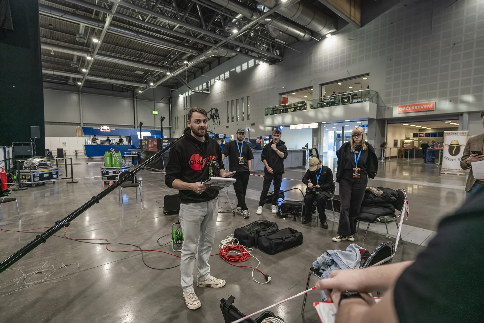 Pavel Kristián, projektový manažer PLAYzone, během příprav Herního festivalu MČR