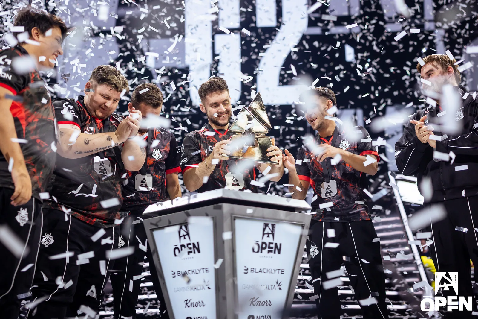 Matys spolus se svým týmem G2 slaví titul z turnaje BLAST Open Fall 2025